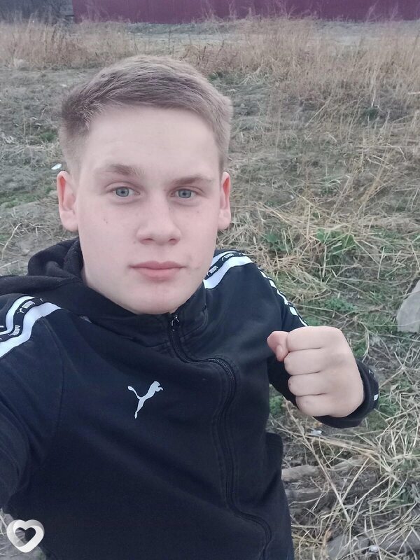 Артём, 22, Ангарске — анкета №2609353