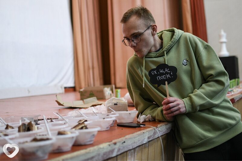 Максим, 24, Москве — анкета №2610350