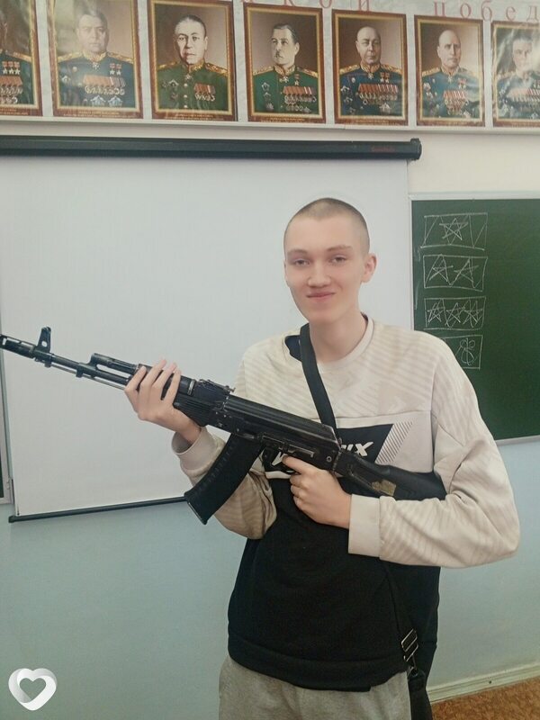Денис, 19, Калуге — анкета №2611432