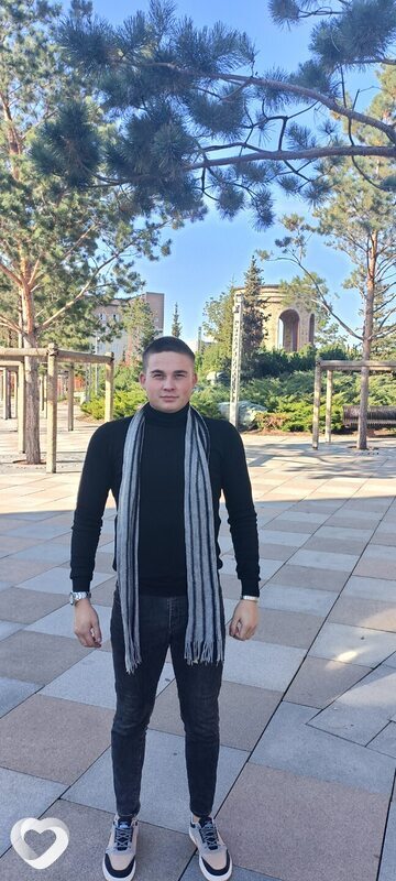 Артём, 23, Горно-Алтайске — анкета №2611166