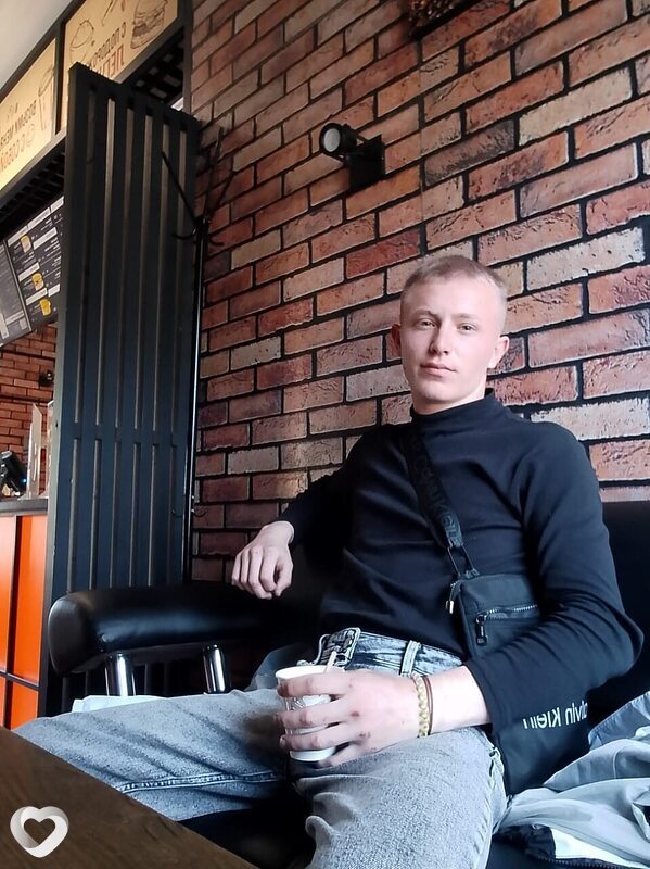Денис, 20, Новосибирске — анкета №2612283