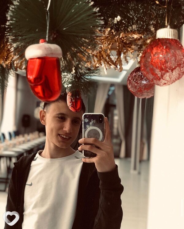 Максим, 19, Алматы — анкета №2611900