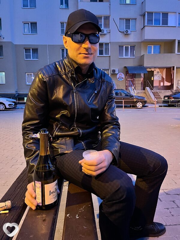 Артем, 26, Воронеже — анкета №2612499