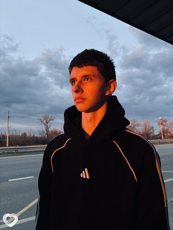 Дмитрий, 19, Луганске — анкета №2613373