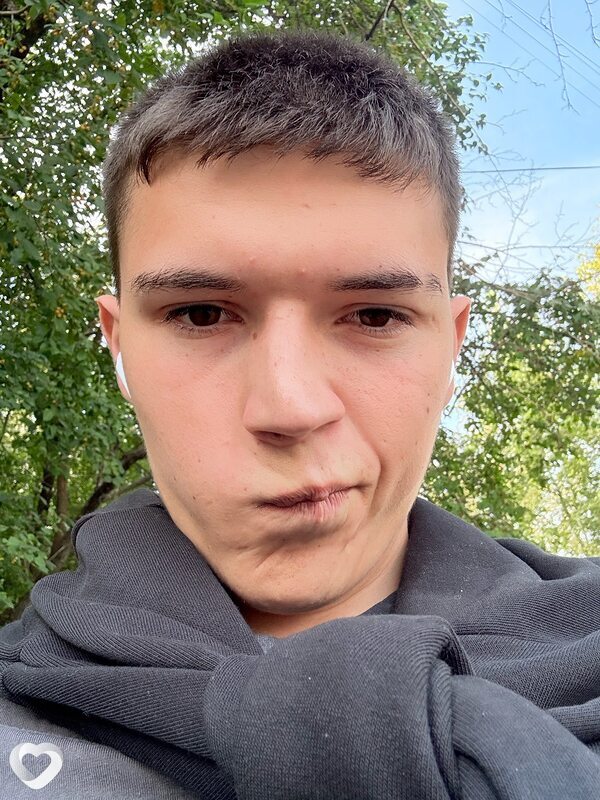 Артем, 20, Екатеринбурге — анкета №2614299