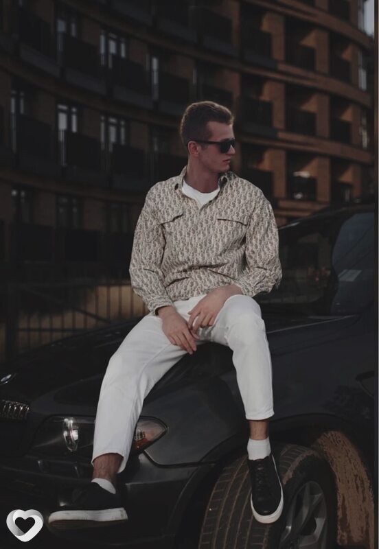 Олег, 21, Москве — анкета №2614988