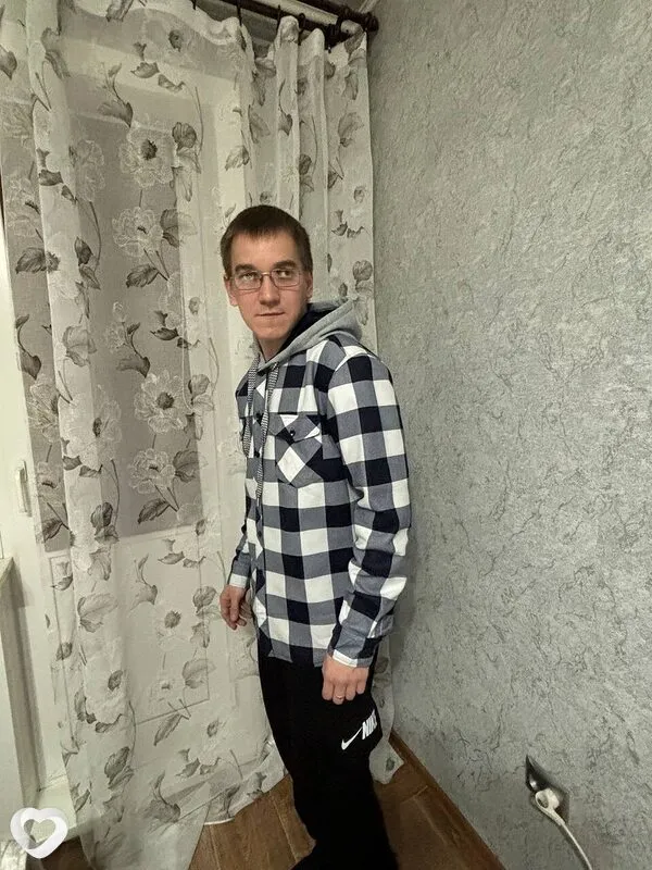 Дмитрий, 27, Бийске — анкета №2616705