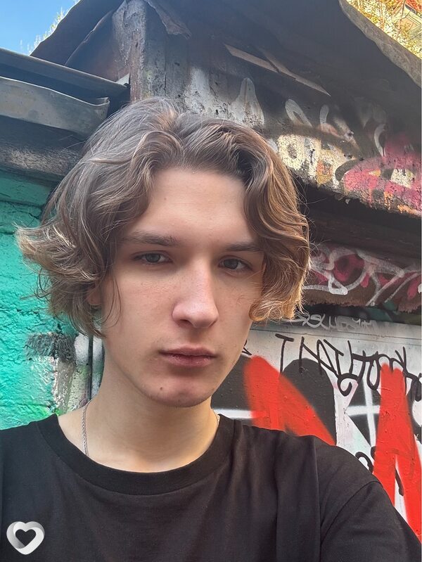 Иван, 19, Москве — анкета №2618341