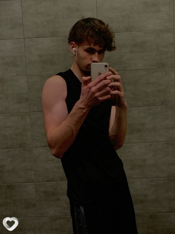 Дмитрий, 21, Минске — анкета №2621099