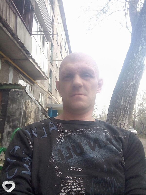 Олег, 46, Снежном — анкета №2621117