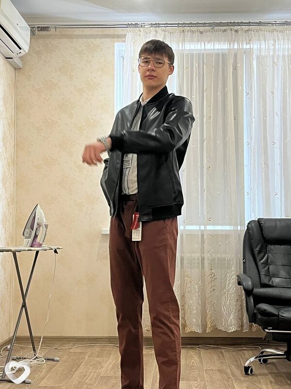 Дмитрий, 21, Оренбурге — анкета №2623198