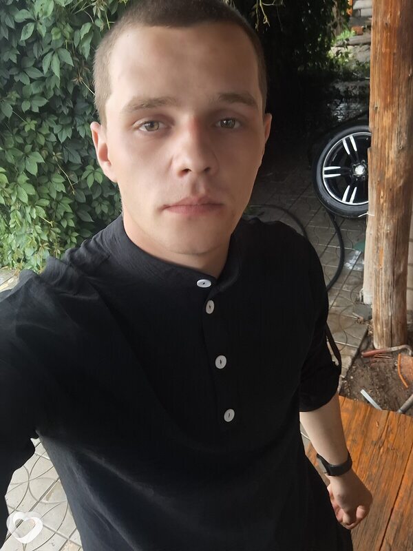 Данил, 23, Омске — анкета №2624085