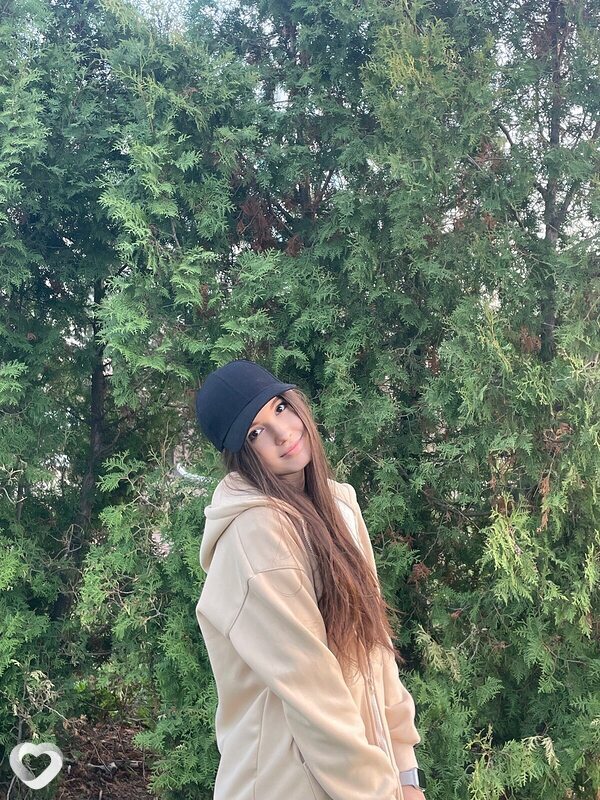 Алёна, 21, Москве — анкета №2624560
