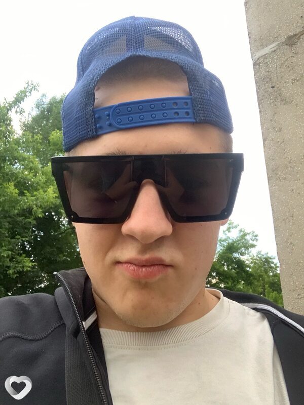 Александр, 21, Новосибирске — анкета №2625352