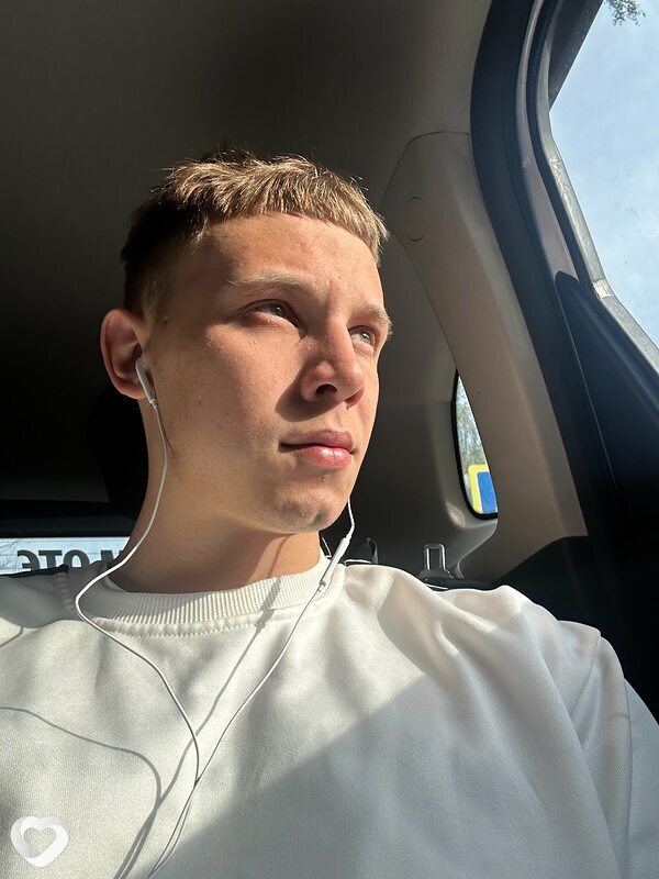 Александр, 21, Москве — анкета №2626562