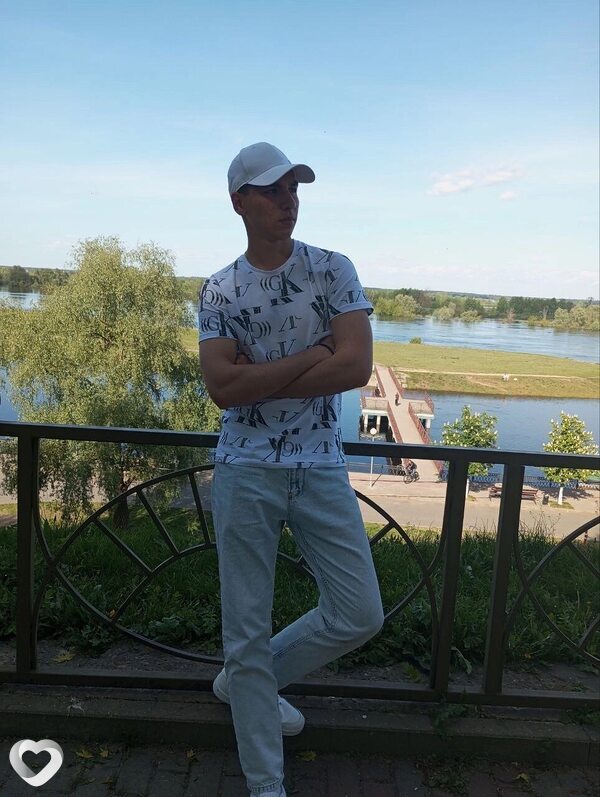 Данила, 21, Речице — анкета №2626877