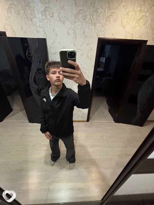 Никита, 19, Москве — анкета №2627287