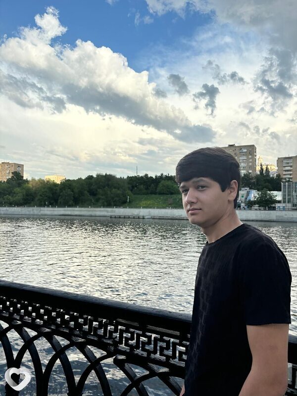 Миша, 20, Москве — анкета №2629150