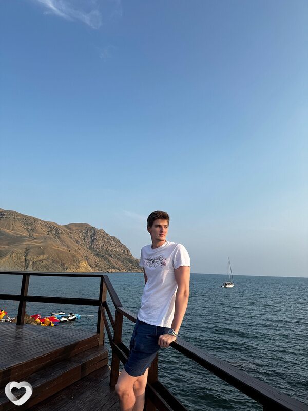 Арсений, 19, Донецке — анкета №2629100