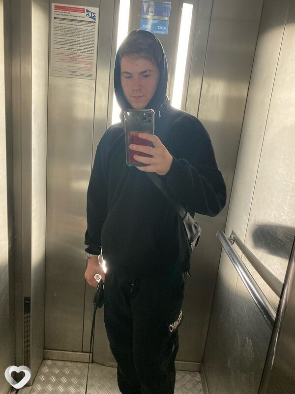 Оскар, 21, Москве — анкета №2630030