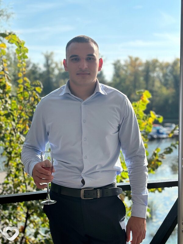 Дмитрий, 23, Ульяновске — анкета №2631381