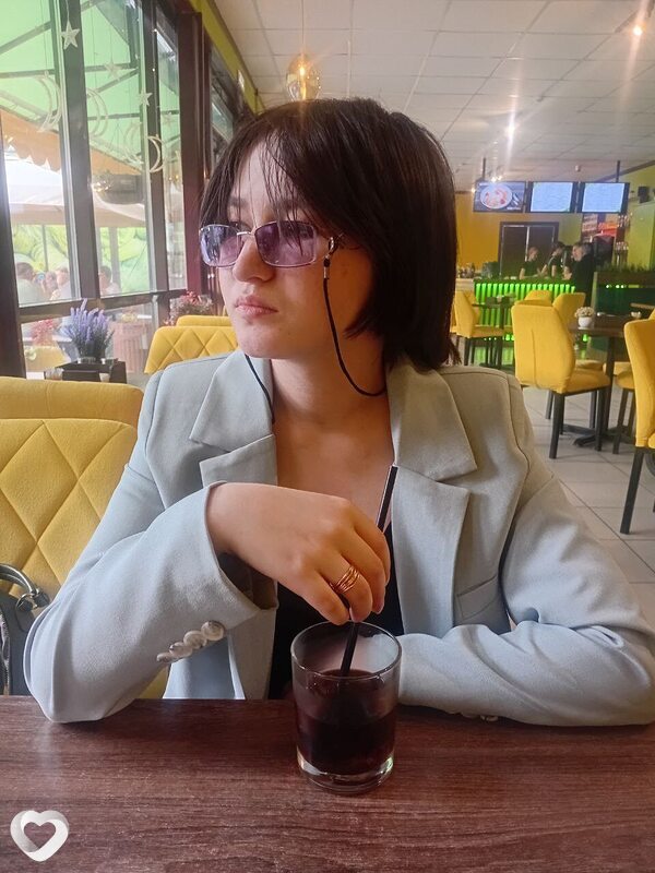 Алёна, 21, Казани — анкета №2631139