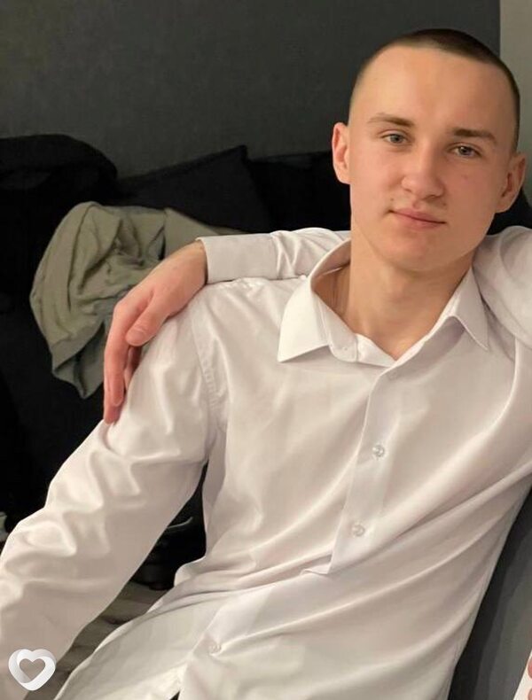 Александр, 19, Екатеринбурге — анкета №2632655