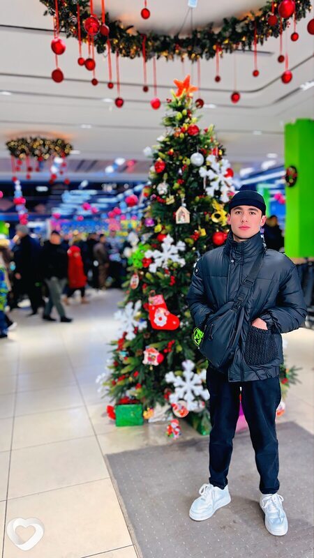 Шахзод, 21, Кириши — анкета №2633345