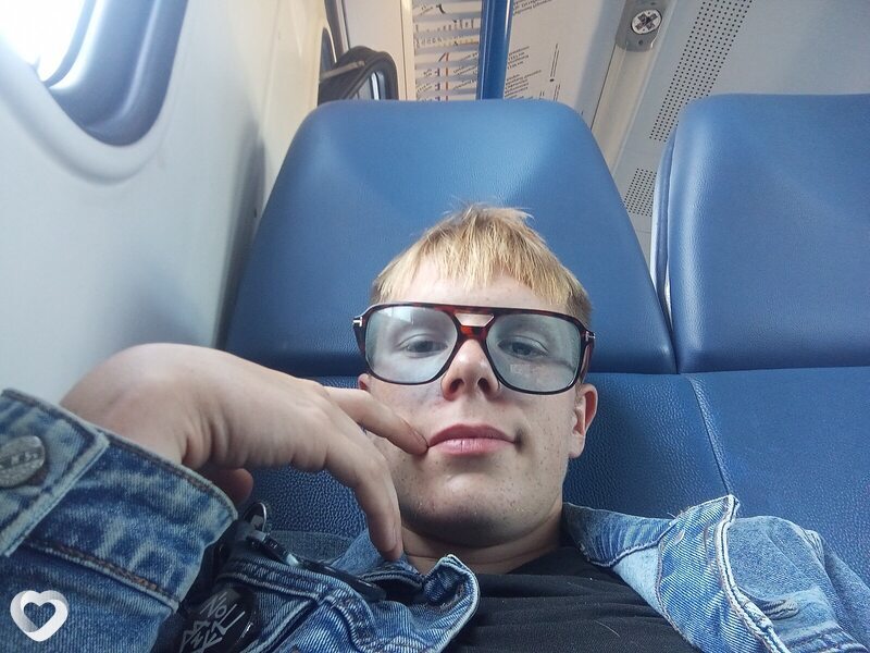 Евгений, 19, Каменске-Шахтинском — анкета №2633776