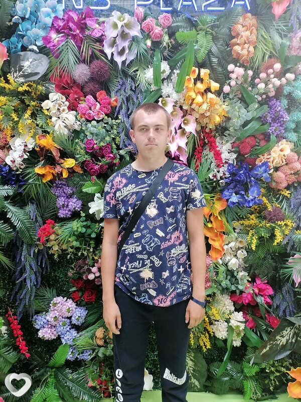 Влад, 19, Слуцке — анкета №2635624