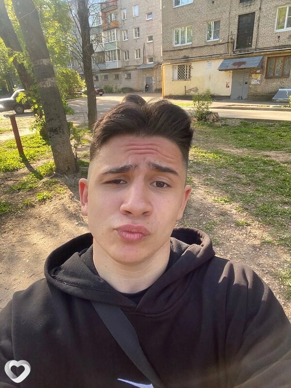 Михаил, 20, Москве — анкета №2638537