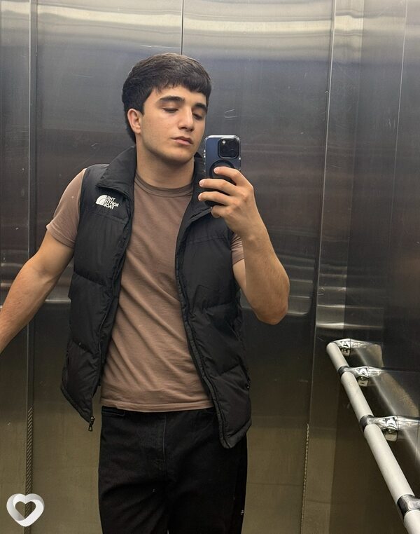 Усман, 20, Москве — анкета №2639870