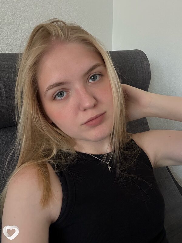 Яна, 21, Севастополе — анкета №2641047