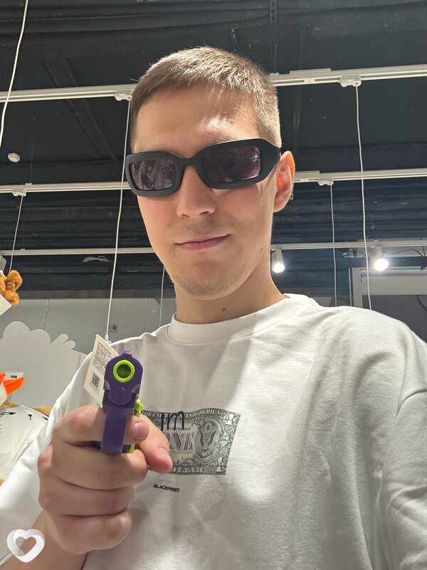 Эдуард, 23, Москве — анкета №2640969