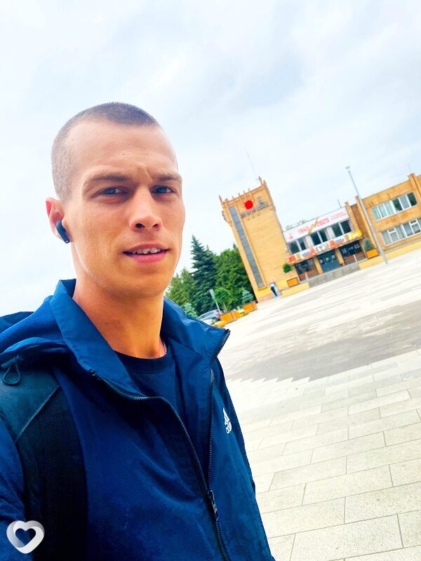 Александр, 27, Новомосковске — анкета №2641730