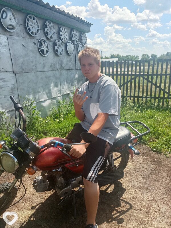 Александр, 19, Алейске — анкета №2642528