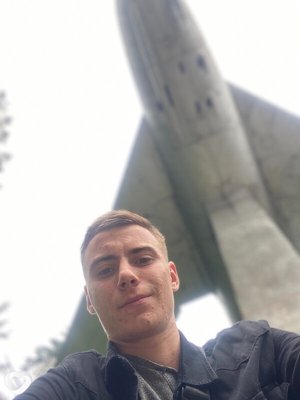 Артем, 21, Москве — анкета №2642886