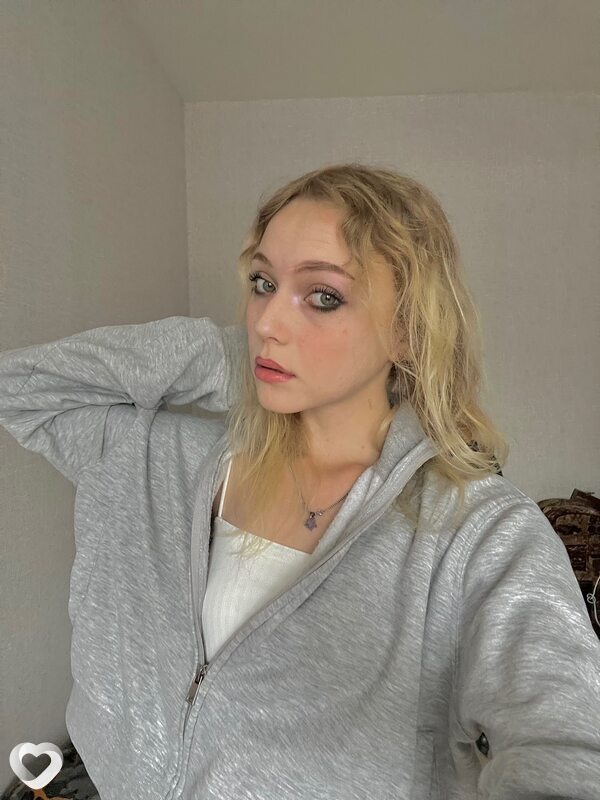 Анютка, 20, Иркутске — анкета №2643339