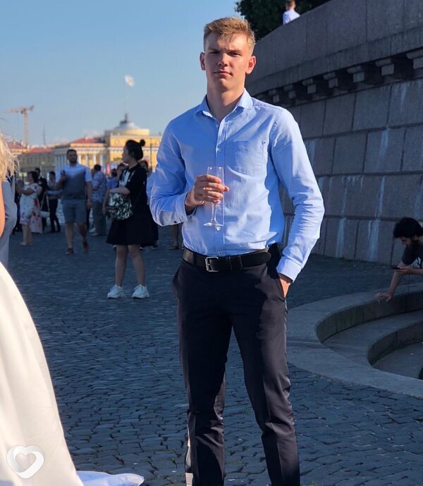 Виктор, 22, Оренбурге — анкета №2644929