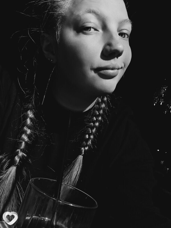 Светлана, 25, Великом Новгороде — анкета №2645011