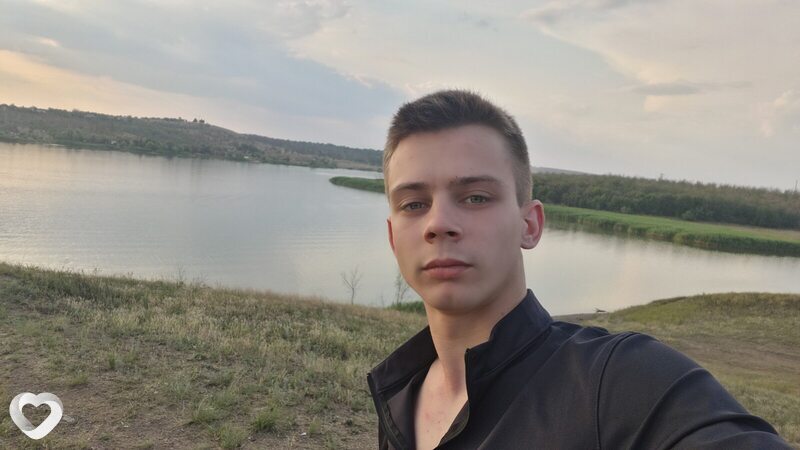 Андрей, 22, Луганске — анкета №2646722