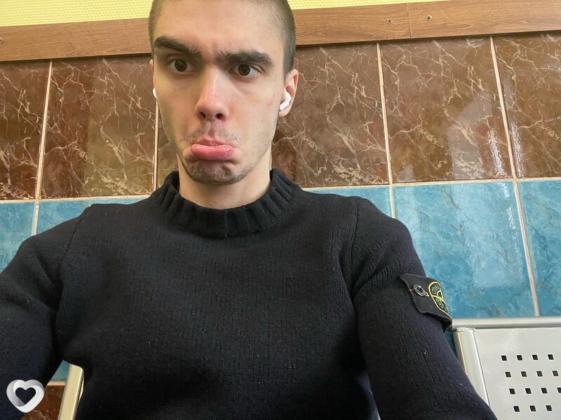 Илья, 20, Москве — анкета №2647737