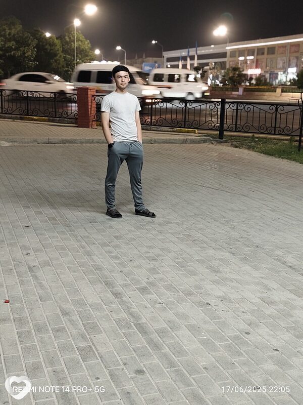 Azizbek, 23, Кингисеппе — анкета №2648924