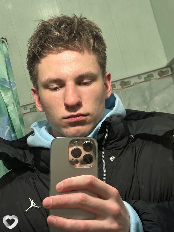 Алексей, 21, Жодине — анкета №2650385