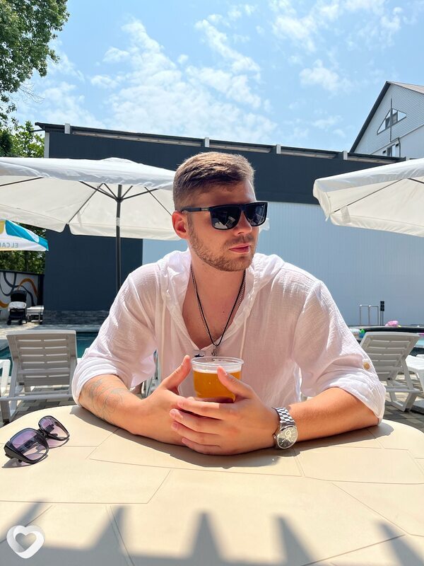 Евгений, 28, Торезе — анкета №2651295