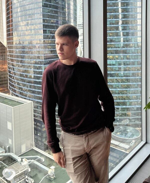 Артём, 25, Москве — анкета №2652224