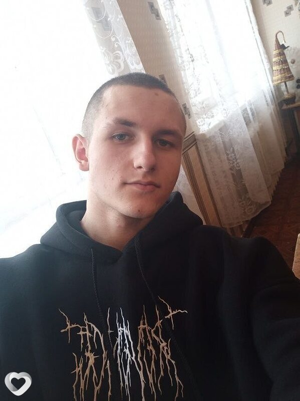Илья, 21, Краснодаре — анкета №2653612