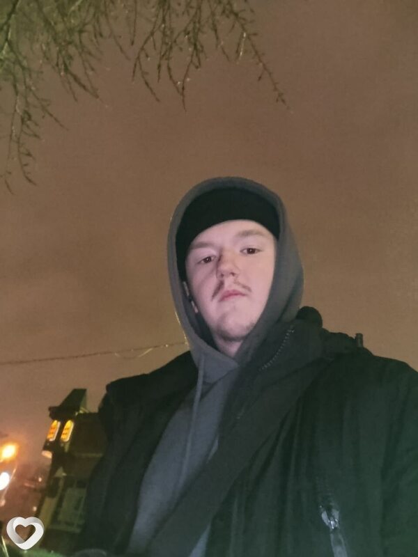 Виктор, 24, Абакане — анкета №2654068