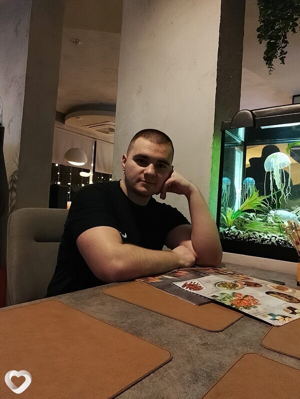 Даня, 22, Луганске — анкета №2654130