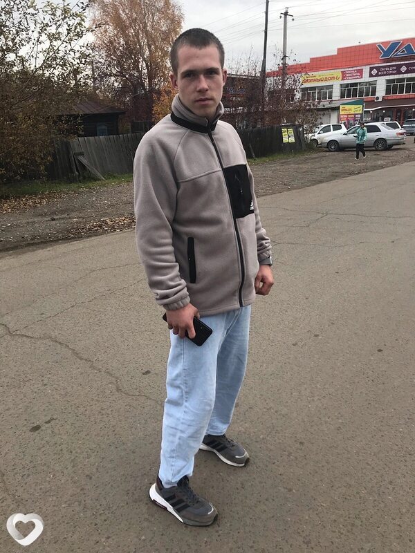 Евгений, 19, Нижнеудинске — анкета №2654021